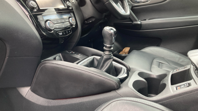 Nissan Qashqai 1.2 DiG-T Tekna+ 5dr Petrol Hatchback